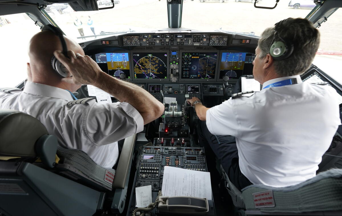 Pilot Comminication Issue Alaska Airlines 'breakdown' spotlights pilots' mental health issues ...