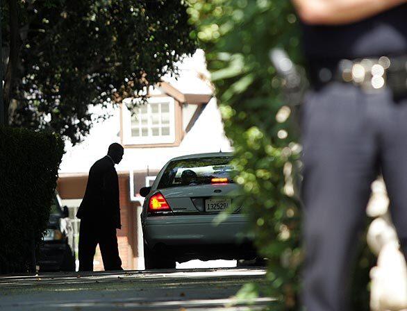 Fans mourn Michael Jackson