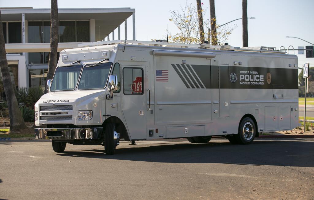 Costa Mesa police unveil new mobile command vehicle after years of ...