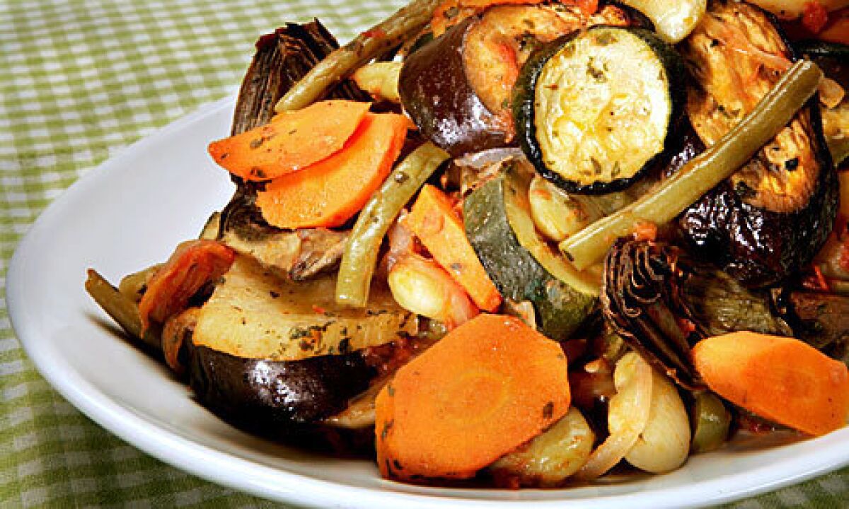 This recipe combines vegetables with a fragrant onions, garlic and olive oil sauce. Recipe: Baked vegetables