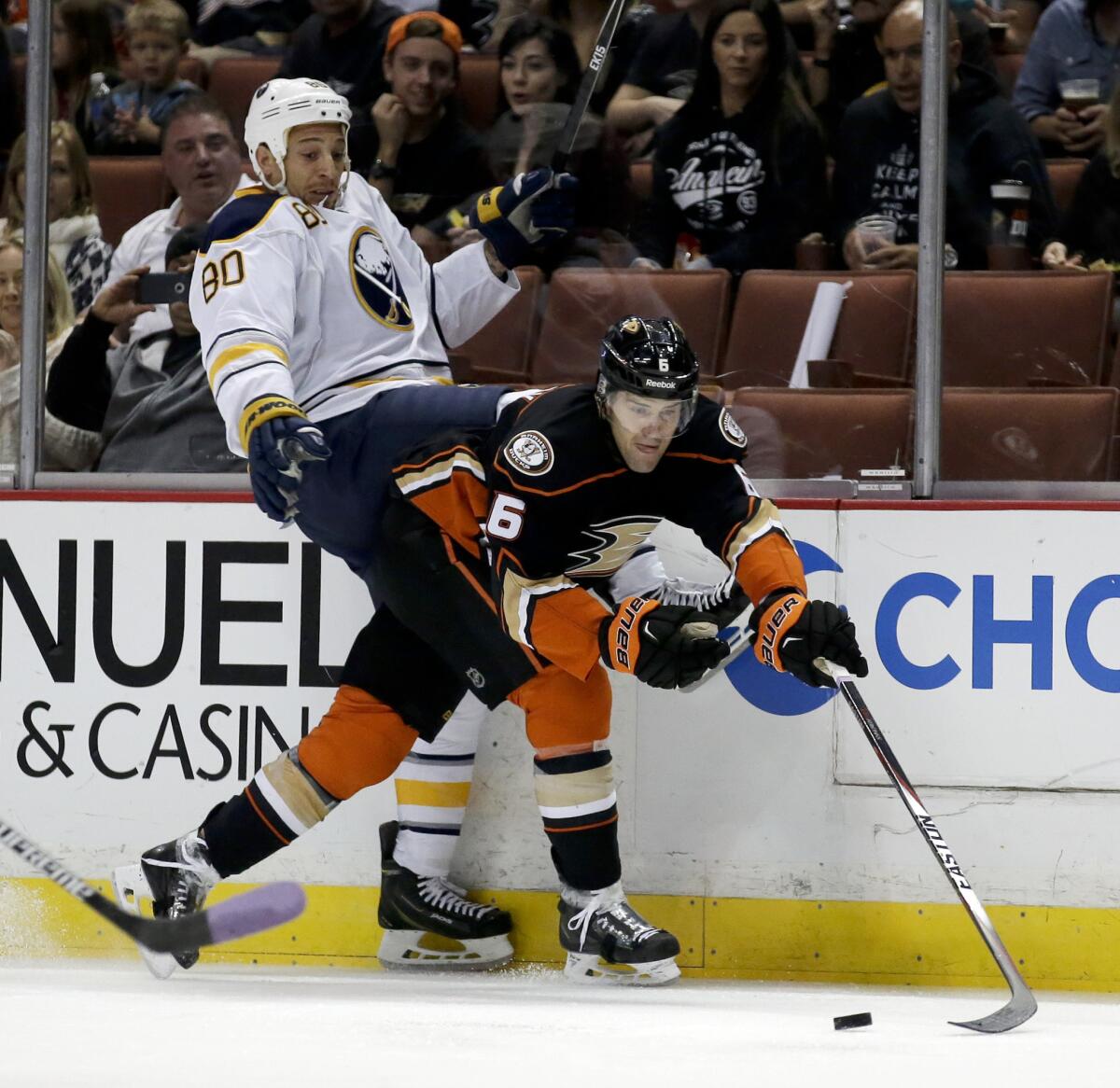 Forward Chris Stewart (30) played for the Buffalo Sabres last season. Stewart has signed with the Ducks.