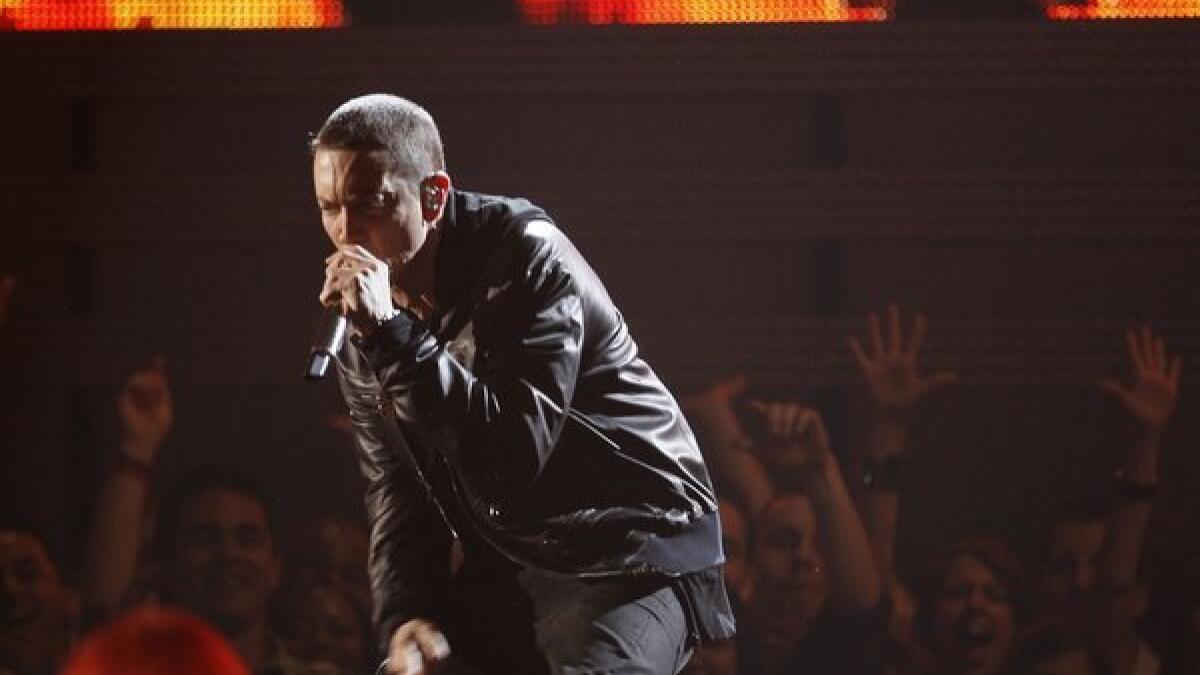Cover des Eminem Survival Albums