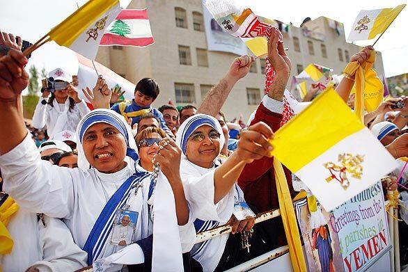 Pope Benedict XVI arrives in Jordan