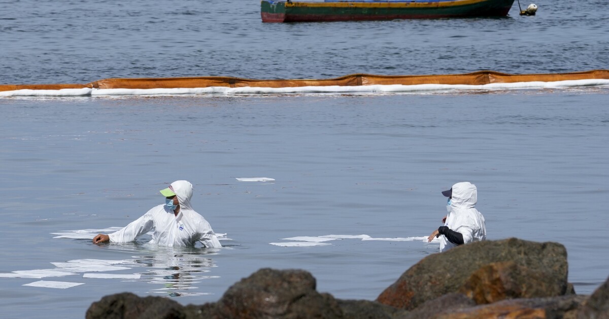 Continúa la descontaminación en la isla cercana al Canal de Panamá