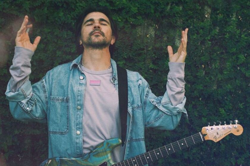 Esta es una imagen promocional del nuevo video de Juanes.