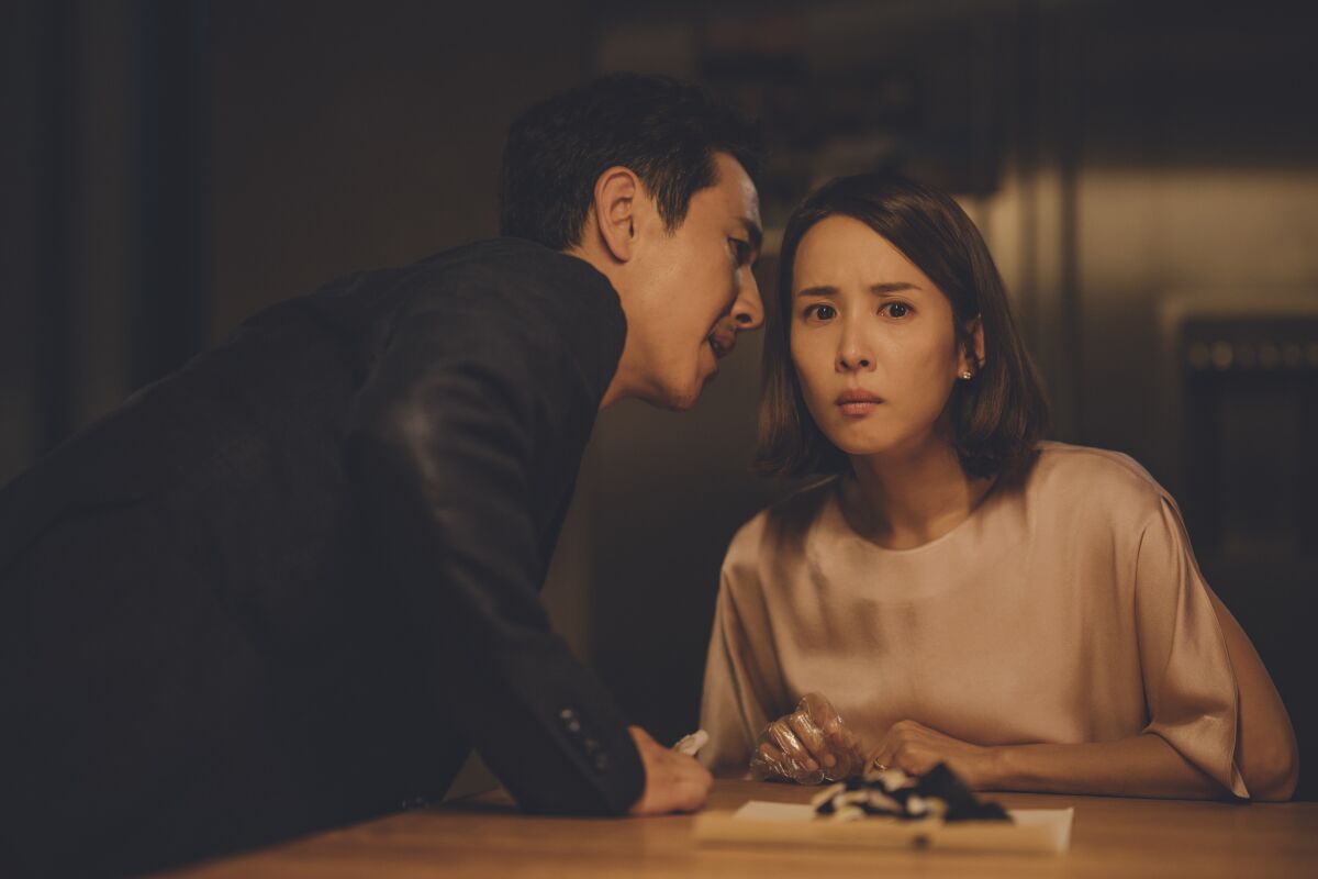 Lee Sun Kyun and Cho Yeo Jeong in the best picture of 2019: "Parasite."
