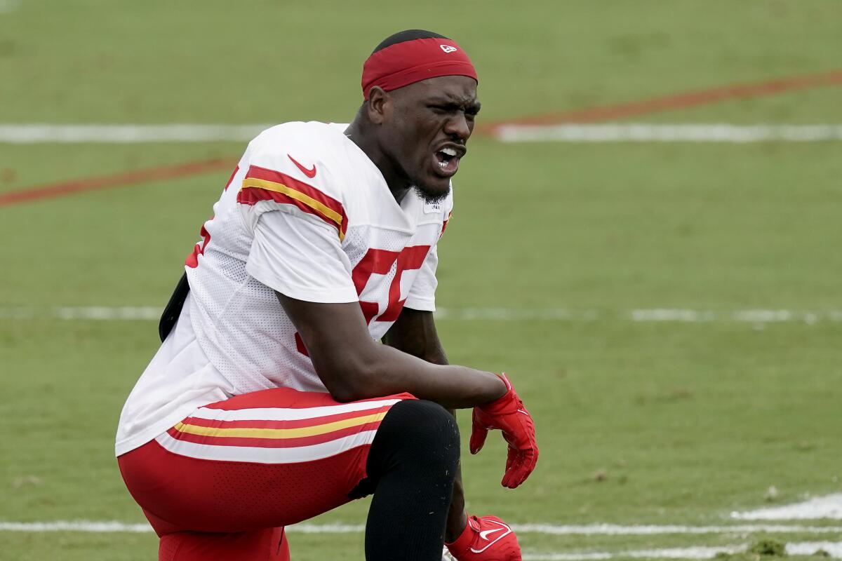 Chiefs expect Pro Bowl DE Clark to play opener in Arizona - The San Diego  Union-Tribune