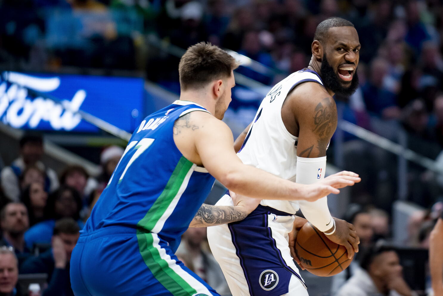 Lakers' third-quarter woes lead to lopsided loss in Dallas - Los Angeles Times Lakers' third-quarter woes lead to lopsided loss in Dallas - Los Angeles Times