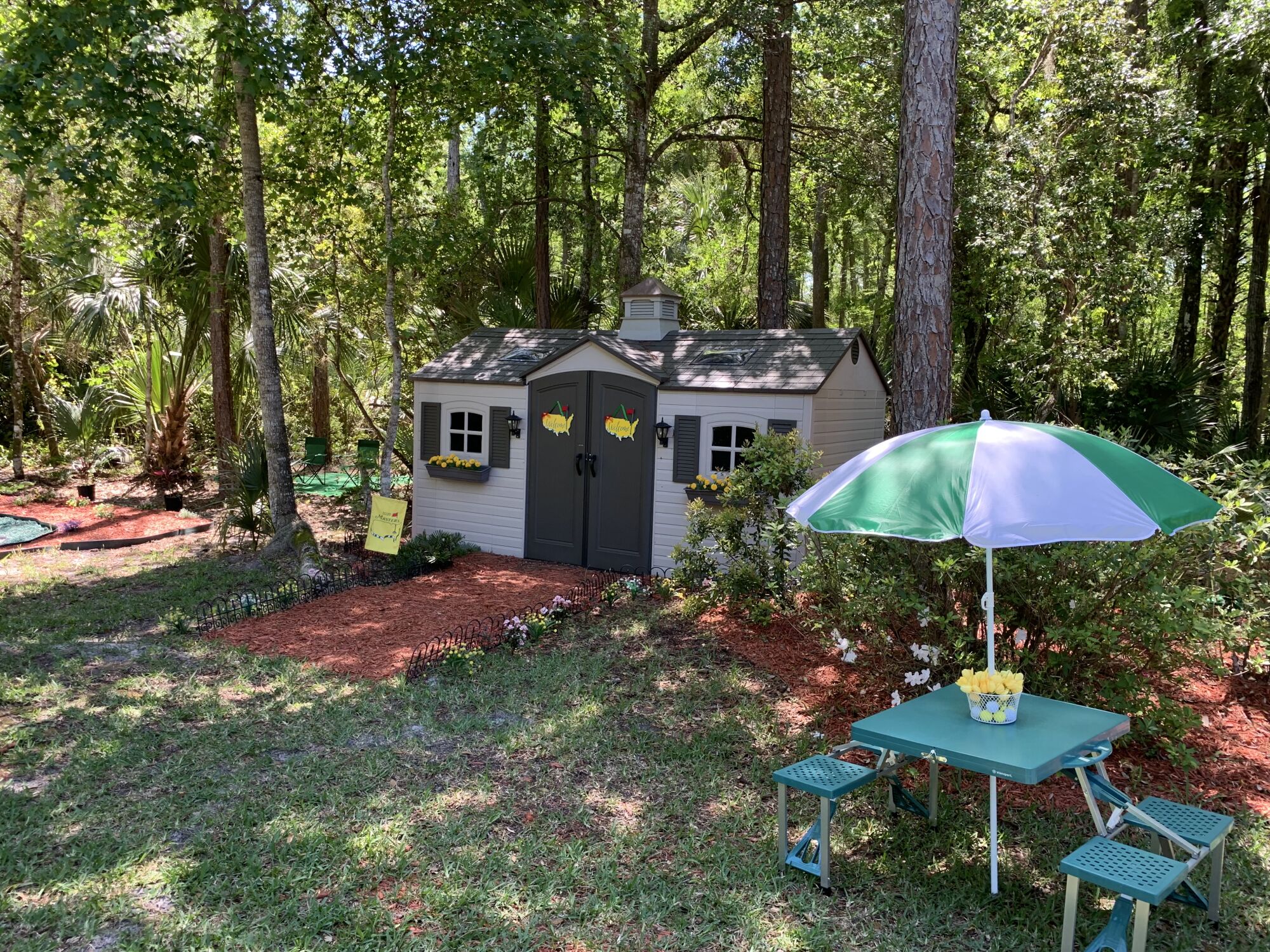 L'ancien golfeur professionnel Tommy Craig a façonné son abri de jardin pour qu'il ressemble au célèbre Butler Cabin d'Augusta National.