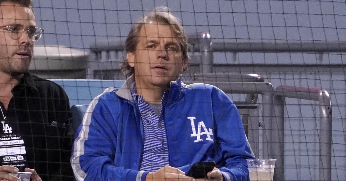 Chelsea FC USA on X: Look who stopped by Dodger Stadium