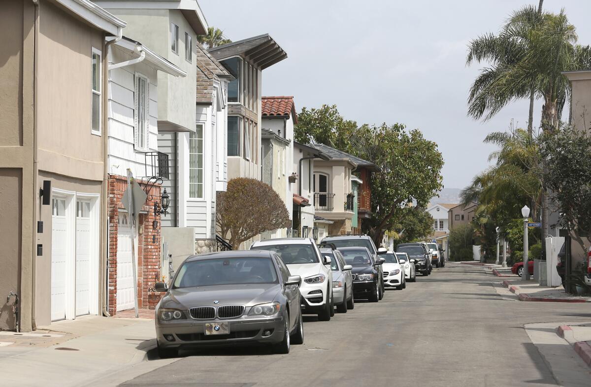 A view looking down 38th Channel Pl on Newport Island.