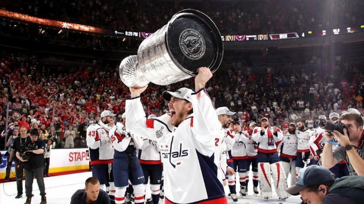 Beagle raises Stanley Cup with Capitals