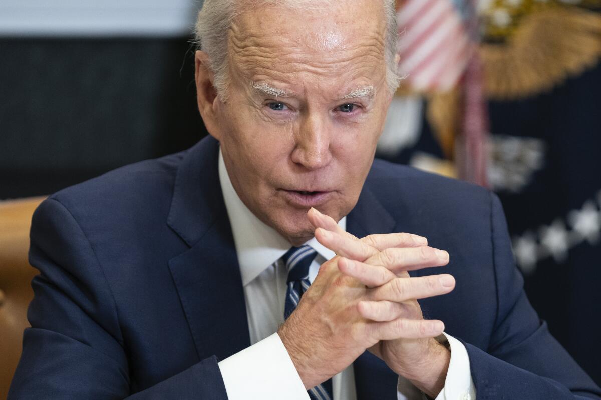 ARCHIVO – El presidente Joe Biden habla en una reunión sobre el combate al fentanilo 