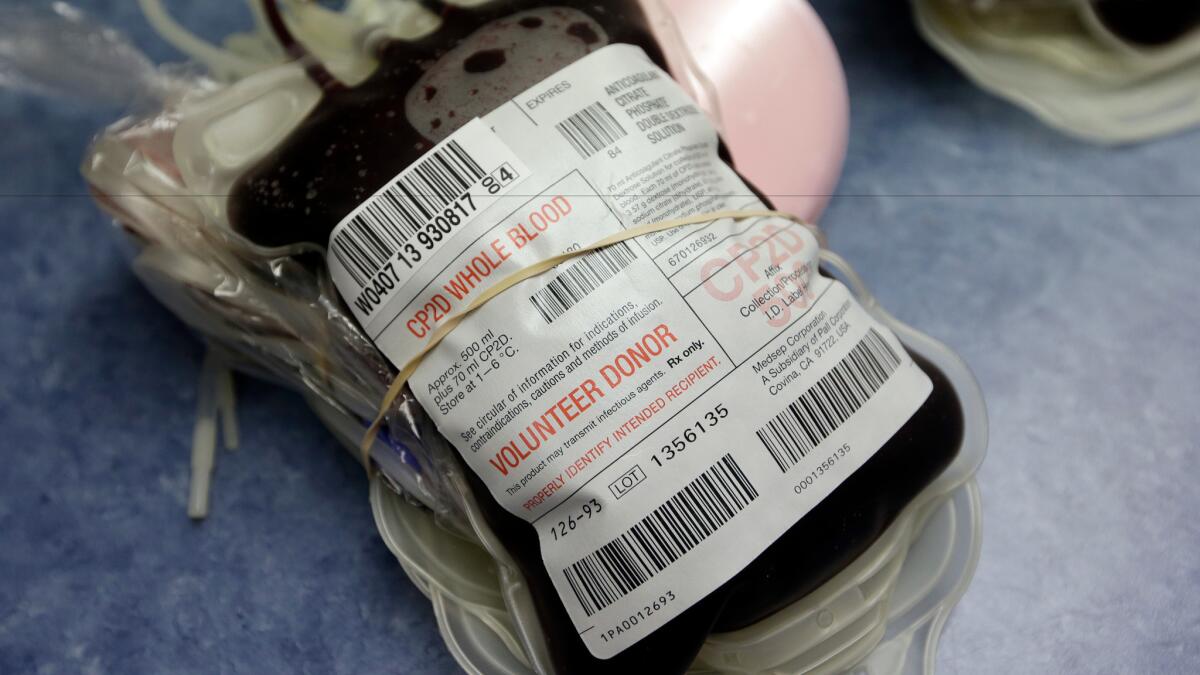 All blood donated in the United States and its territories should be screened for the Zika virus, according to new guidelines from the Food and Drug Administration.