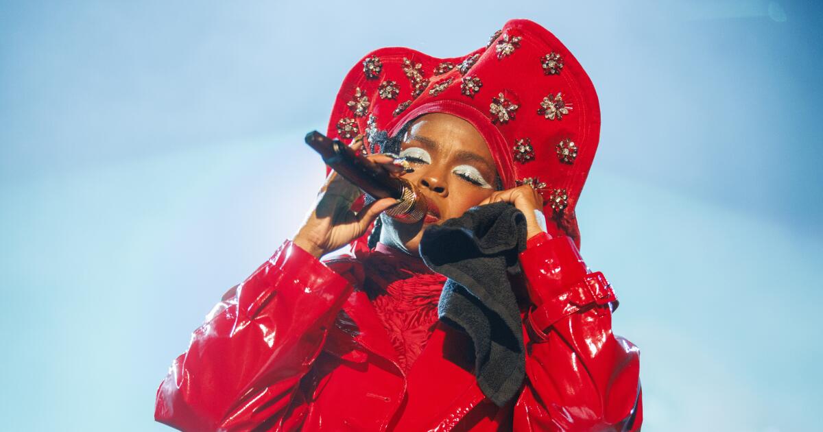 Lauryn Hill postpones the rest of her shows until 2024 due to vocal