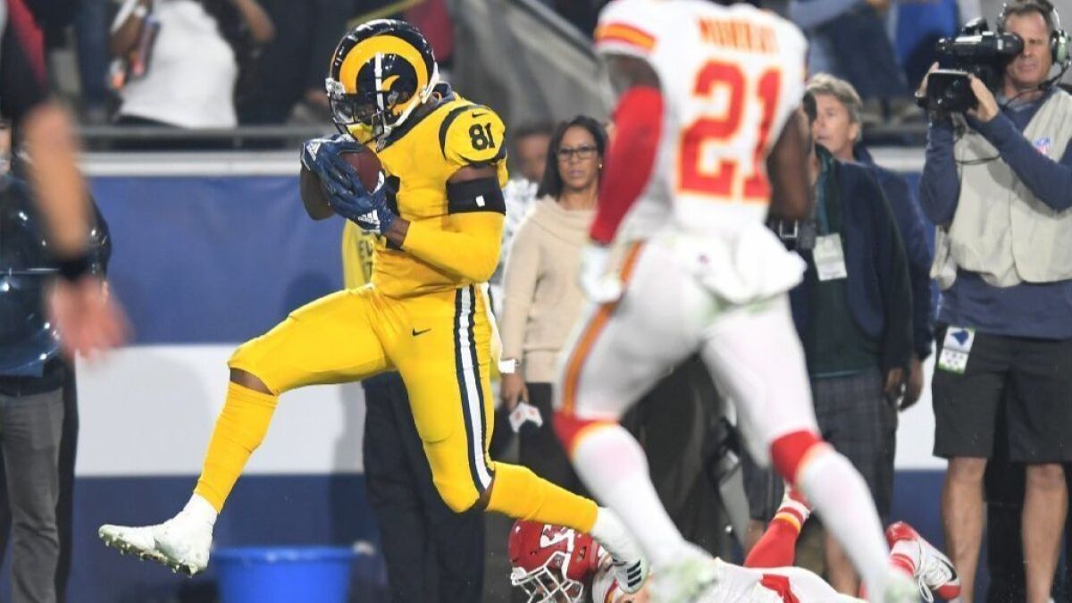 Rams tight end Gerald Everett scores the go-ahead touchdown against the Chiefs in an NFL game in 2018. 
