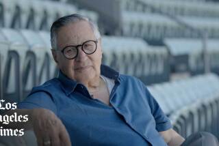 Legendary Dodgers Hall of Fame Spanish-language broadcaster Jaime Jarrín  retiring after 2022 season - ABC7 Los Angeles