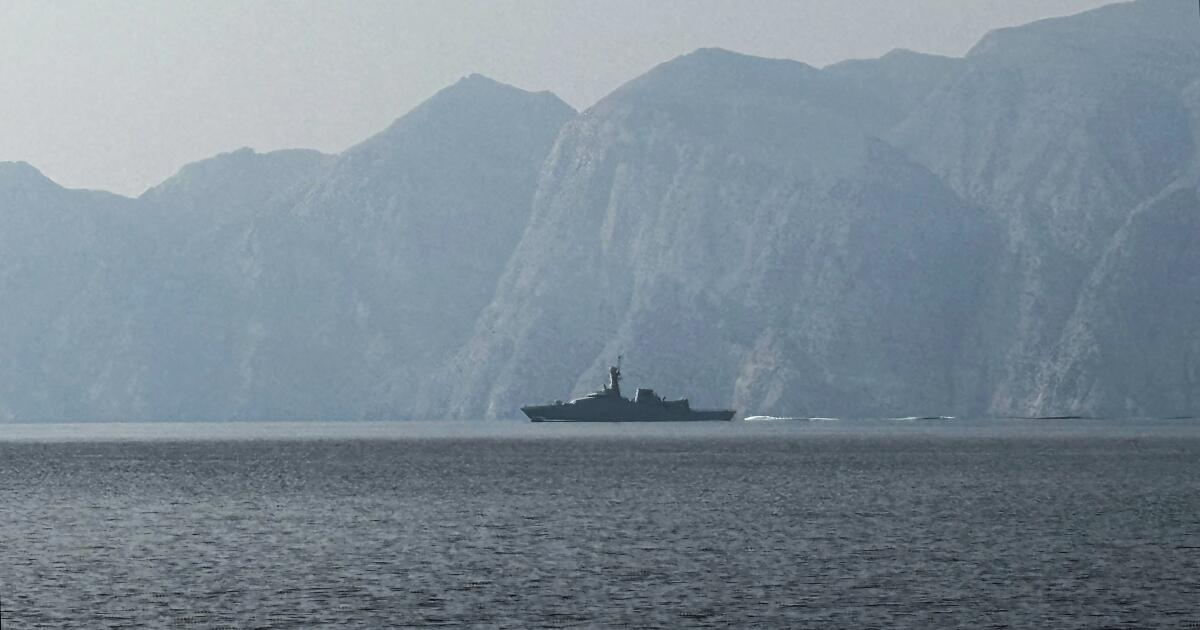 A ameaça do Irão de queimar navios está a bloquear o fluxo de petróleo do Golfo Pérsico para o mundo