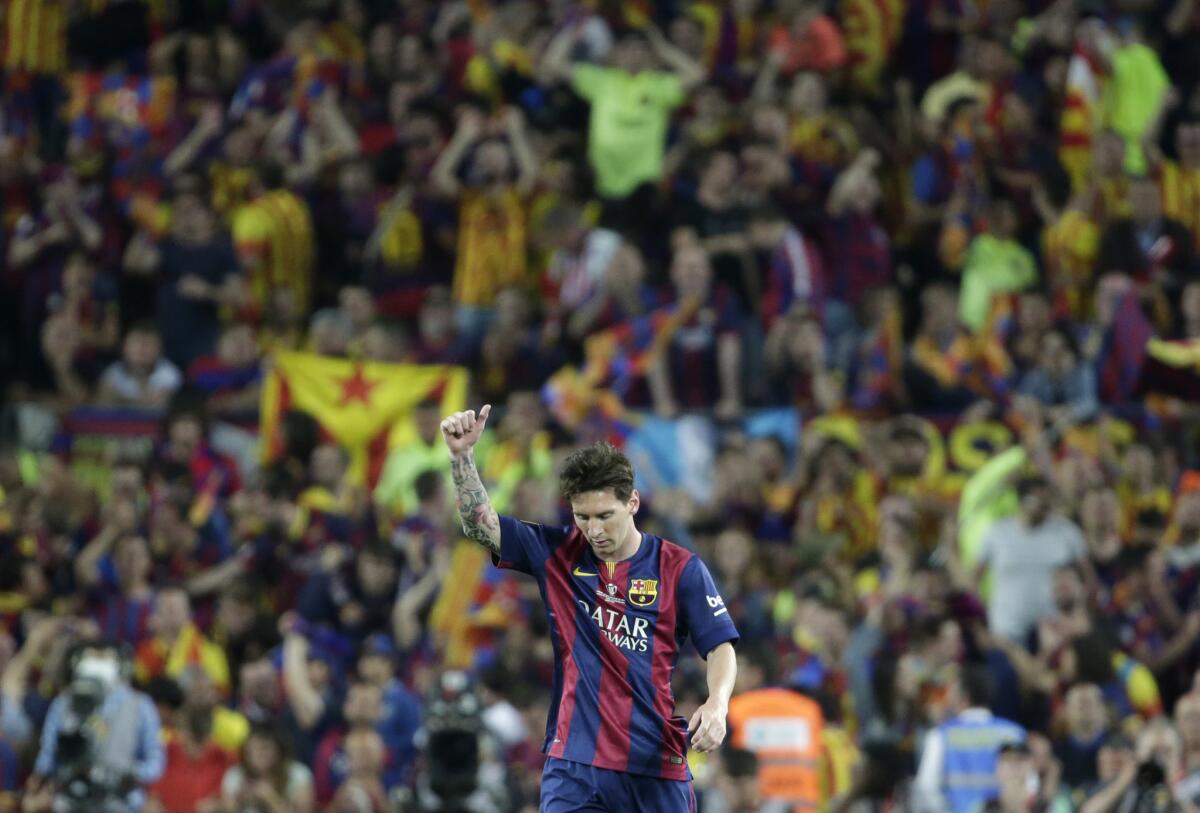 El jugador del Barcelona, Lionel Messi, festeja un gol contra Athletic de Bilbao en la final de la Copa del Rey.