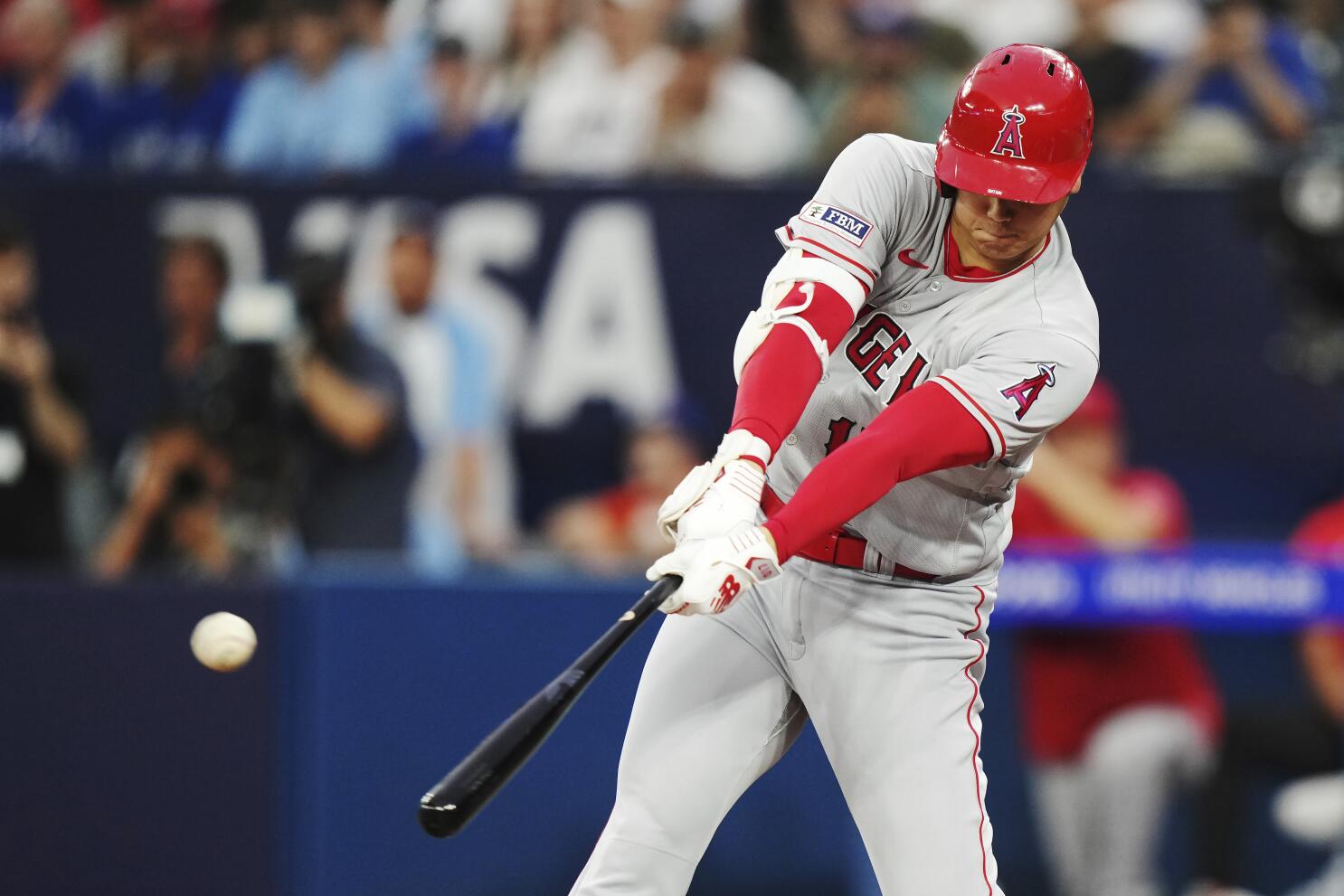 Ohtani hits majors-best 39th HR before leaving game in Angels' 4-1