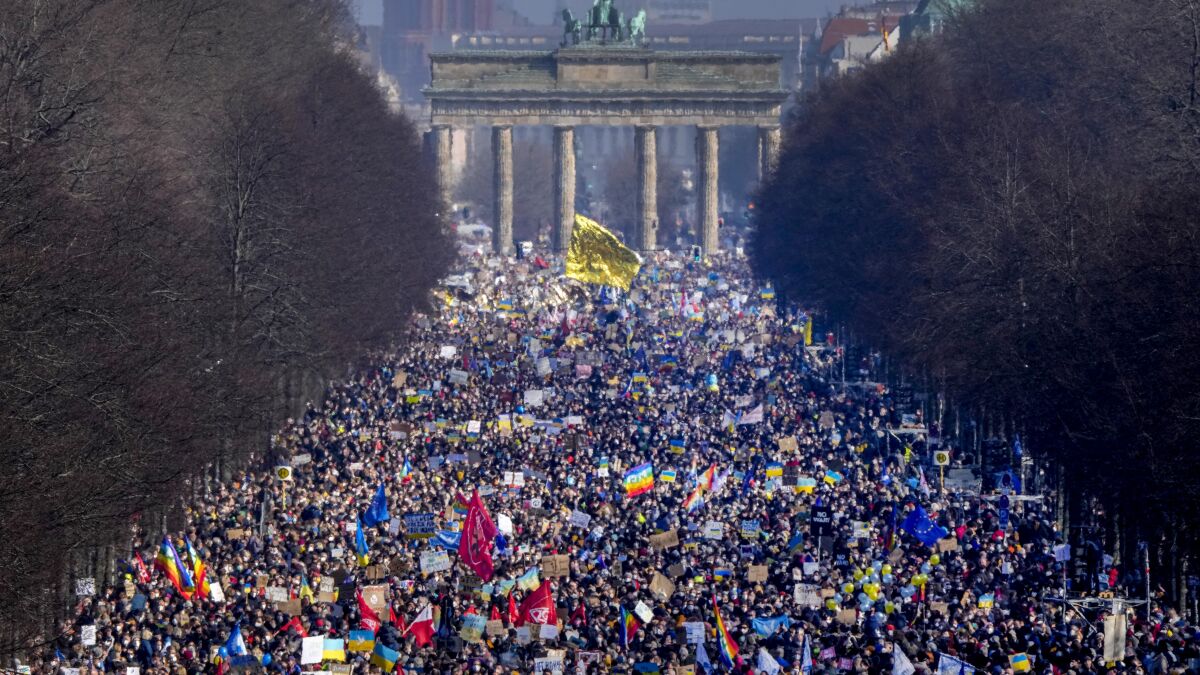 Alemania se sacude la timidez post Segunda Guerra Mundial para respaldar la  defensa de Ucrania contra Rusia - Los Angeles Times