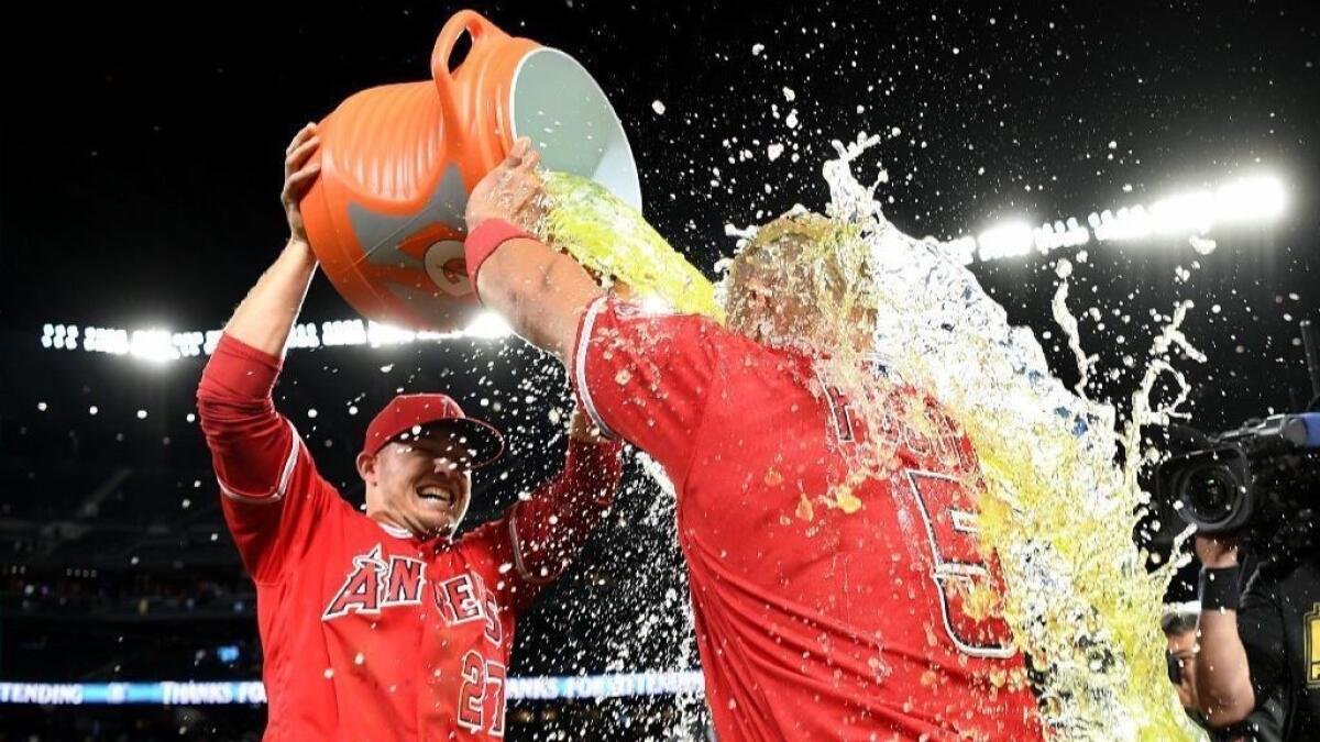 Mariners fans let Angel Albert Pujols bask in triumph after 3,000th hit -  Los Angeles Times