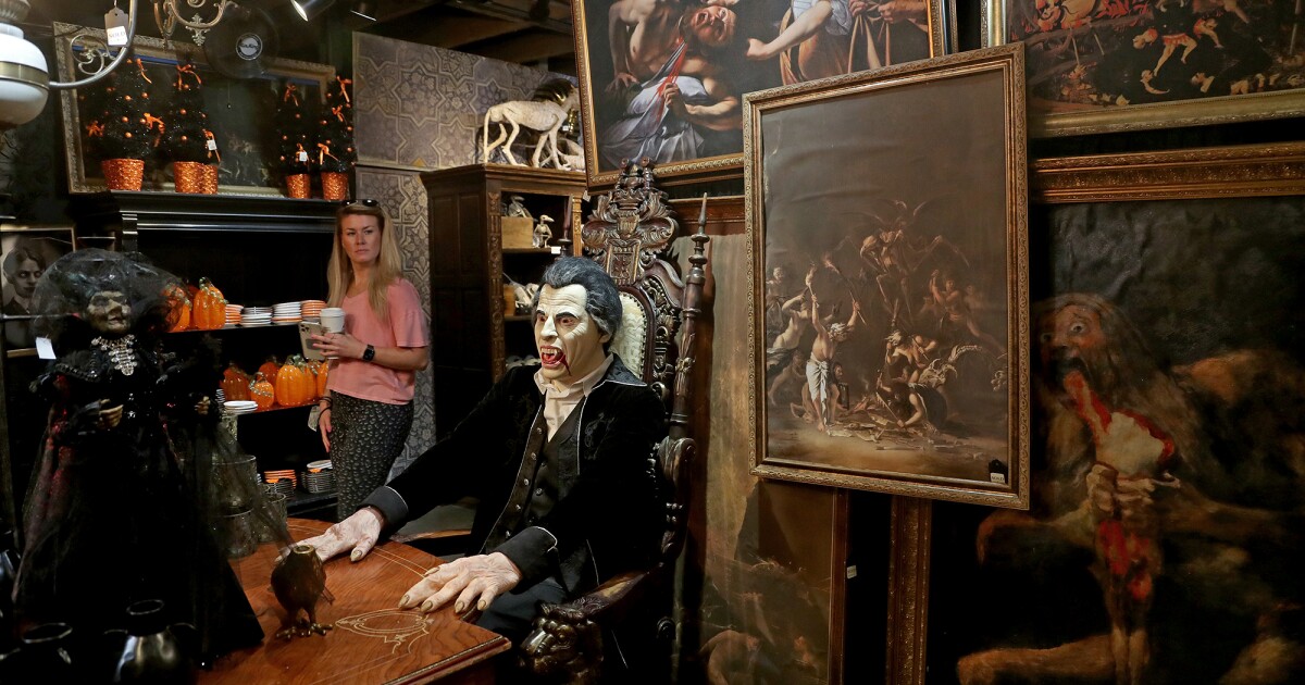 ‘Cabinet of Curiosities,’ blends spine-tingling effects, home decor ideas at Roger’s Gardens