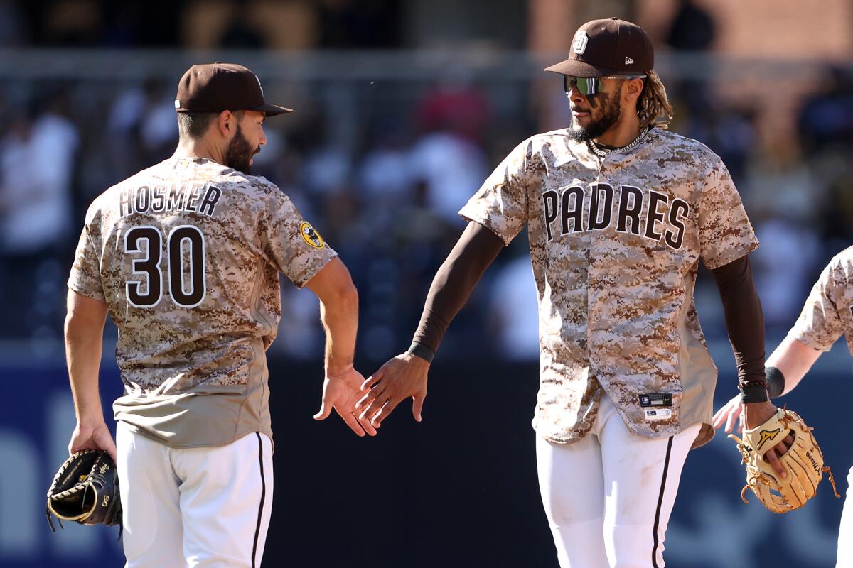 Eric Hosmer refuses to leave San Diego Padres behind