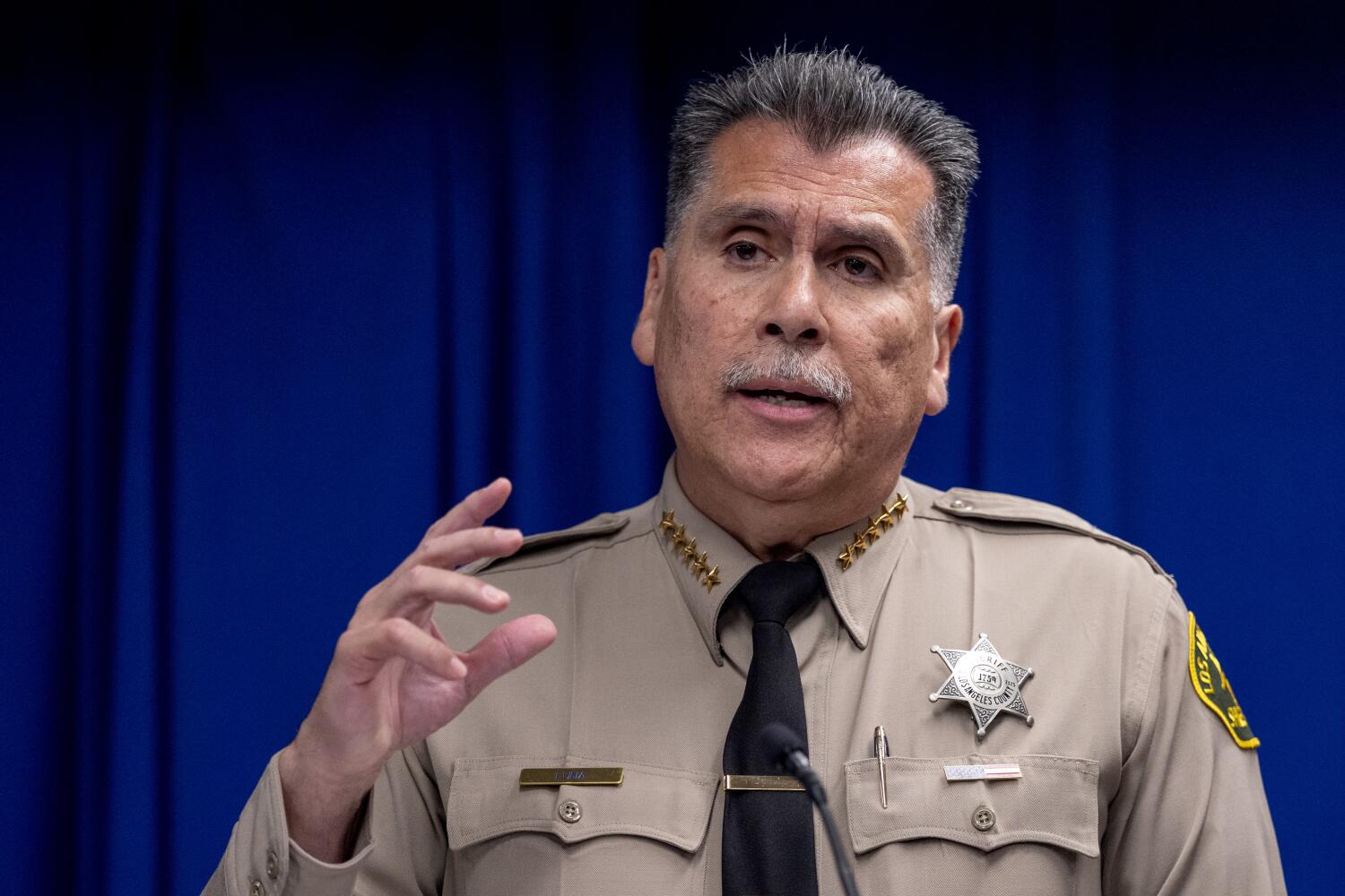Luna faces off against ex-Sheriff Villanueva in crowded primary rematch
