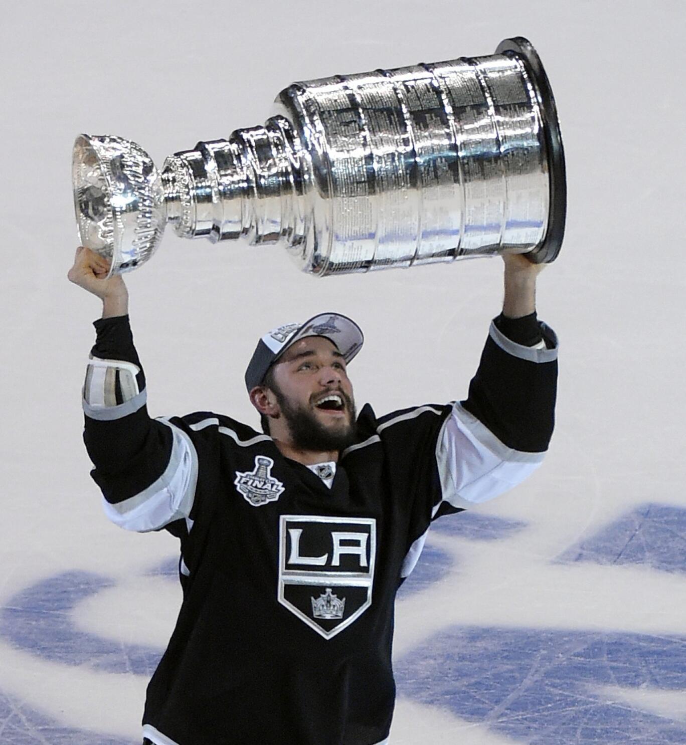 L.A. Kings sign Stanley Cup hero Alec Martinez to new six-year