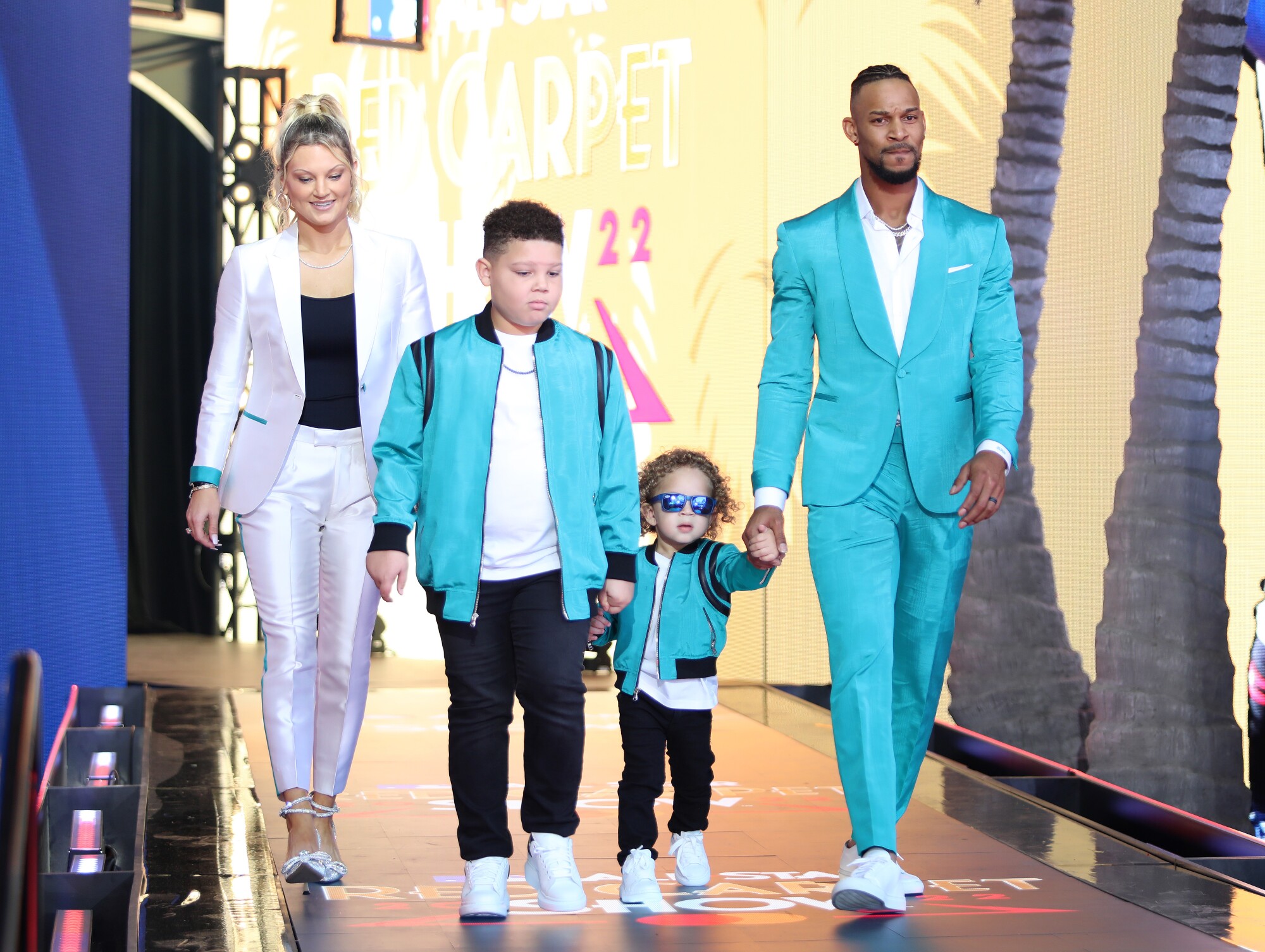 Byron Buxton, voltigeur du Minnesota Twins, et sa famille arrivent au salon du tapis rouge du match des étoiles de la MLB 2022.