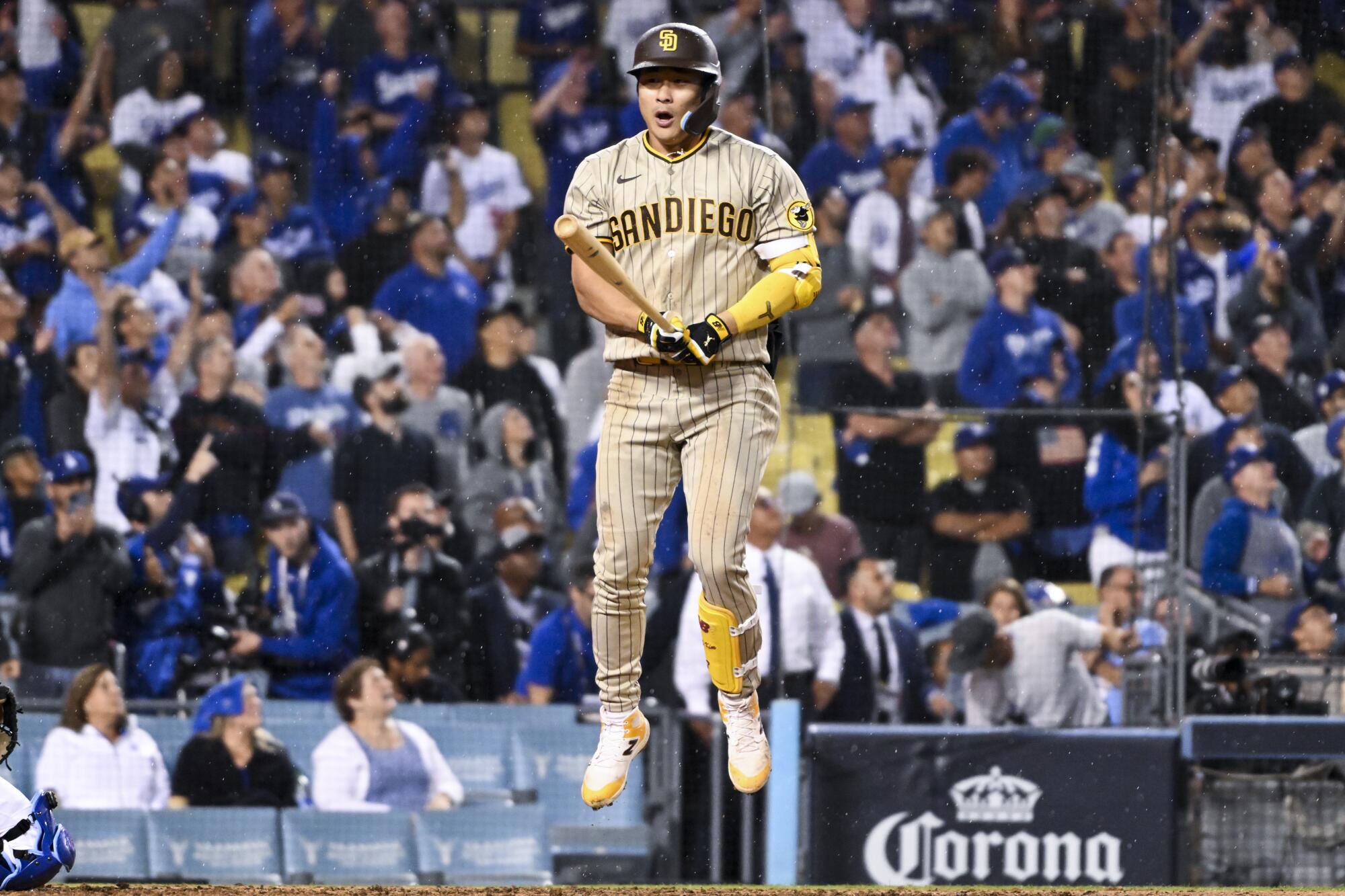 The Padres' Ha-Seong Kim reacts after flying out to end Game 1 of the NLDS.
