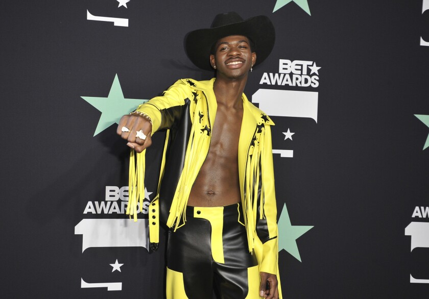 Lil Nas X S Viral Song Sets More Records On Billboard Charts The San Diego Union Tribune - lil nas x old town road roblox id code youtube