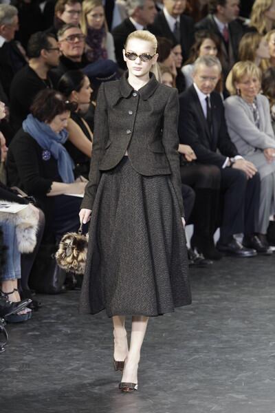 Paris Fashion Week: Louis Vuitton fall 2010 - Los Angeles Times