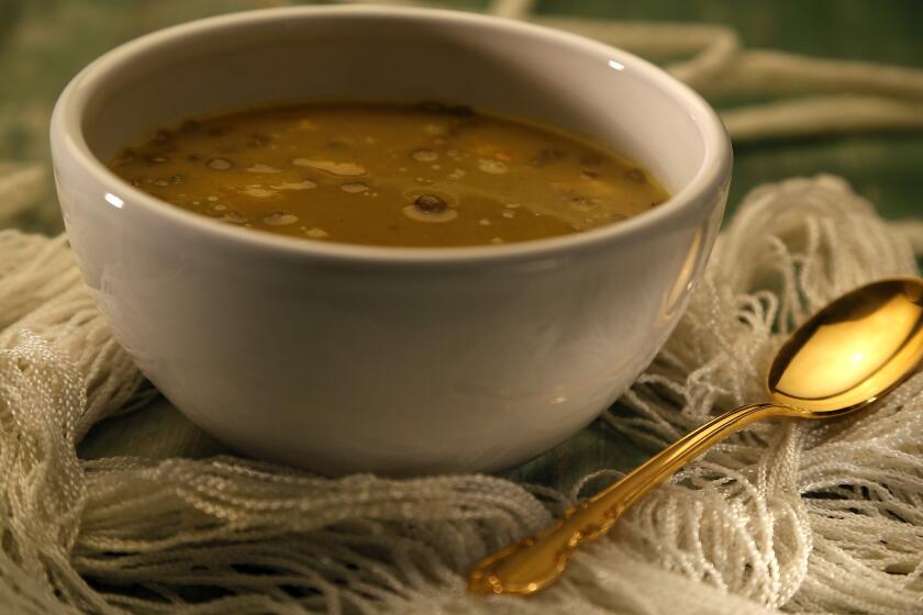 Recipe: Coconut curry cauliflower soup