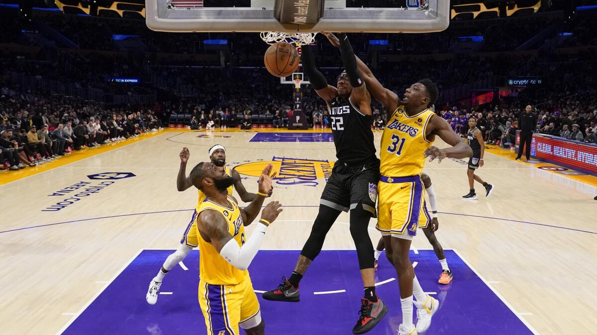 Lakers, lacking LeBron James, lose to Kings for fifth consecutive defeat