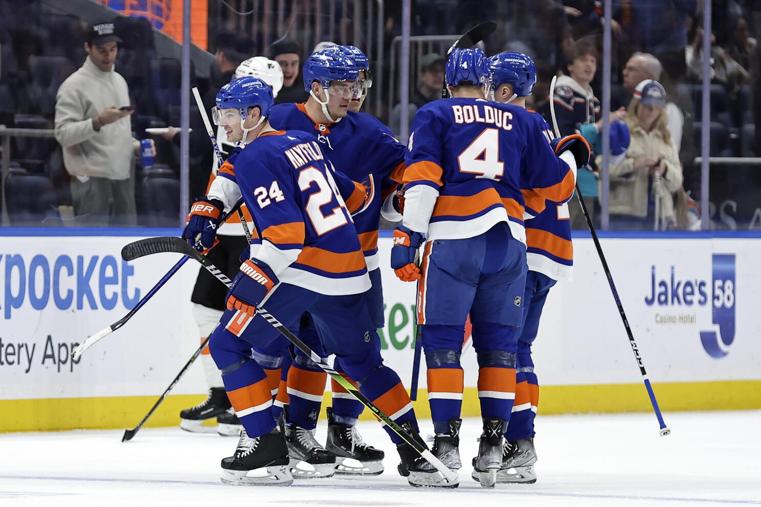 Islanders, Flyers win opening games of first-round playoff series - The  Boston Globe
