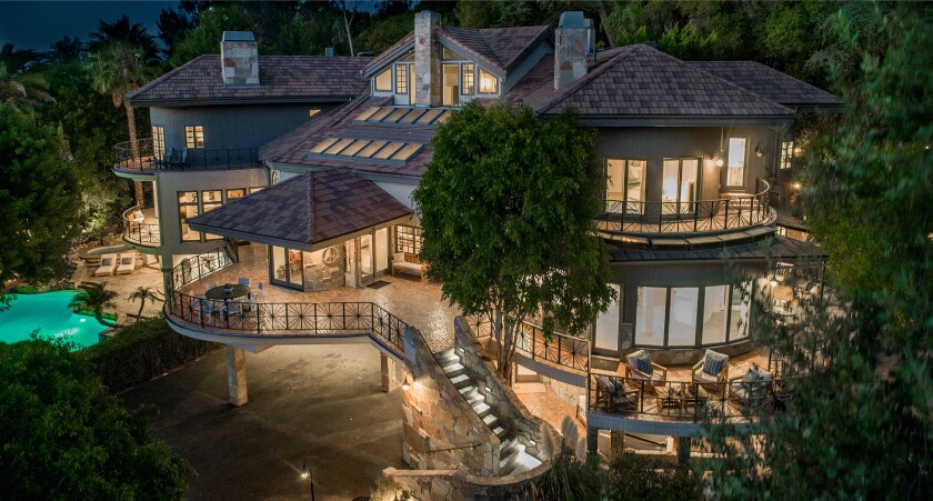 Tom Petty S Former Mansion For Sale For 5 Million In Encino Los Angeles Times