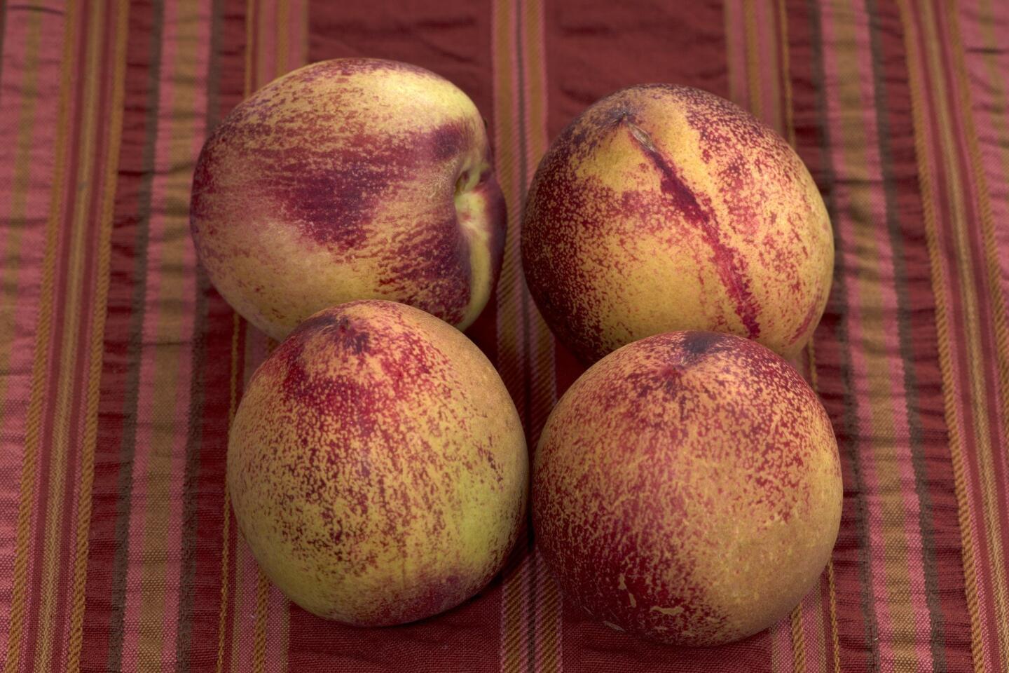 A Ranking of Different Peaches You Find at the Market