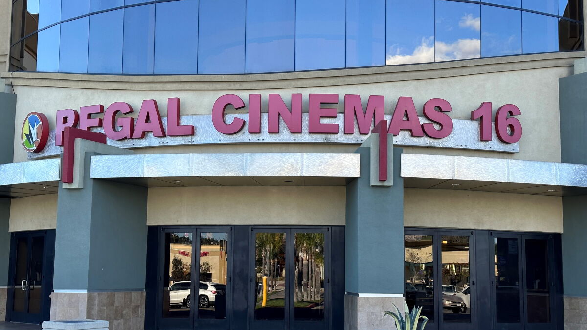 Escondido says partnership has saved regalcity's last movie theater - The San Diego Union-Tribune - Vimarsana News