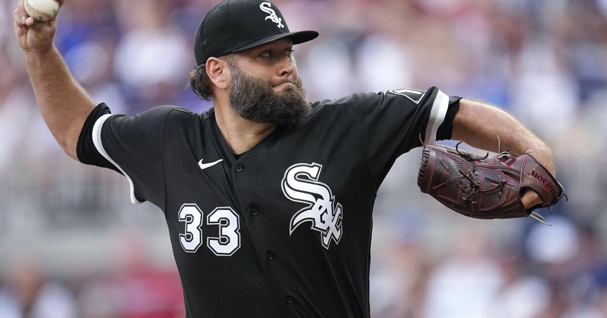 Dodgers bolster pitching staff, trade for Lance Lynn and reliever Joe Kelly