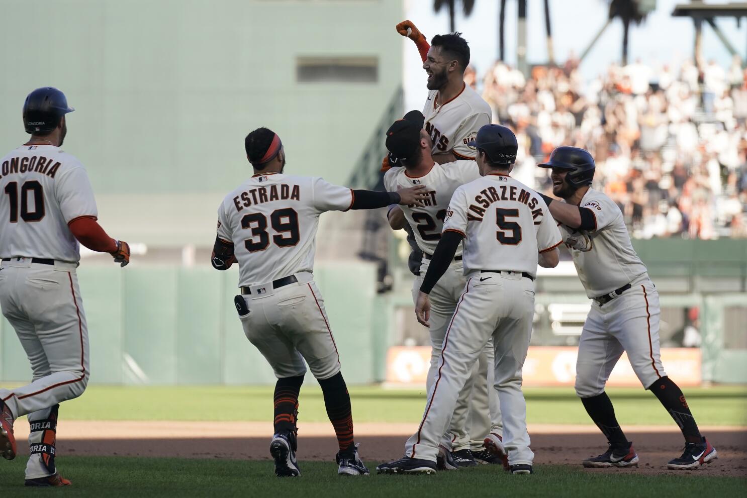 What happened to Wilmer Flores? Giants infielder scratched from lineup vs  Rays