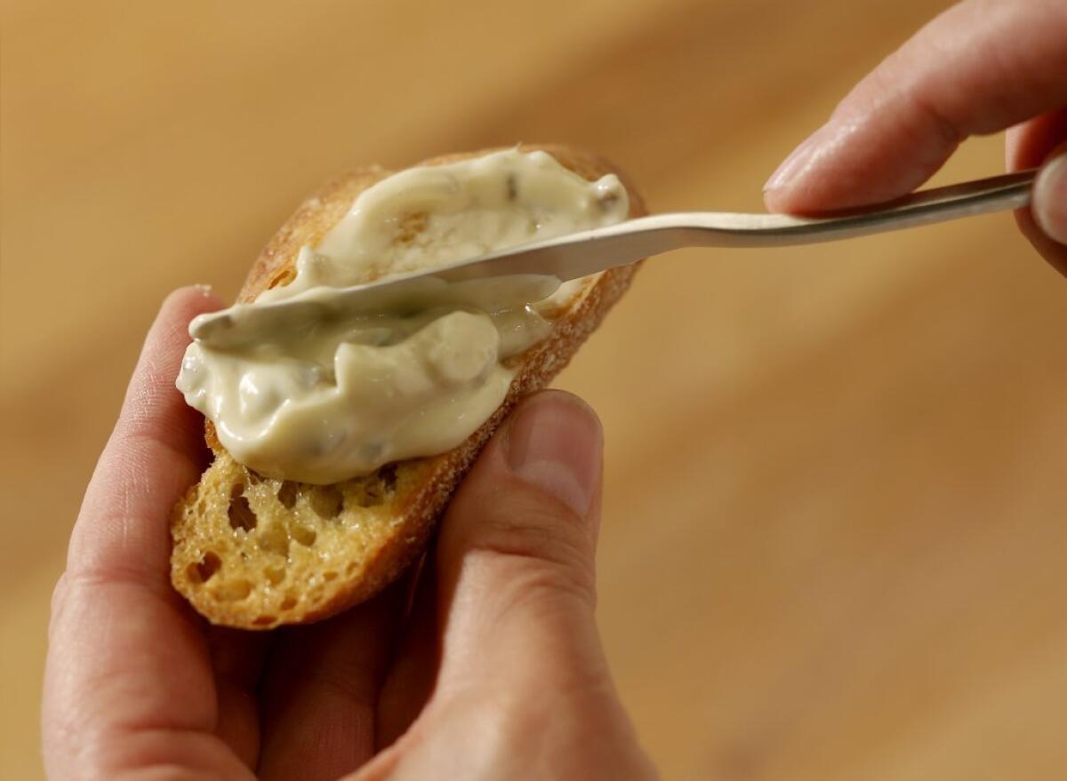 Hampton Creek has edged into the $12-billion global mayonnaise market with a spread made without eggs.