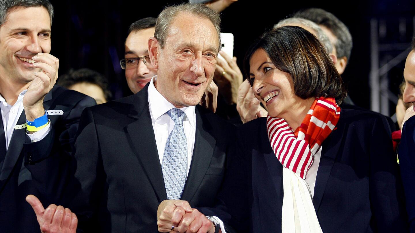 Paris mayor with successor