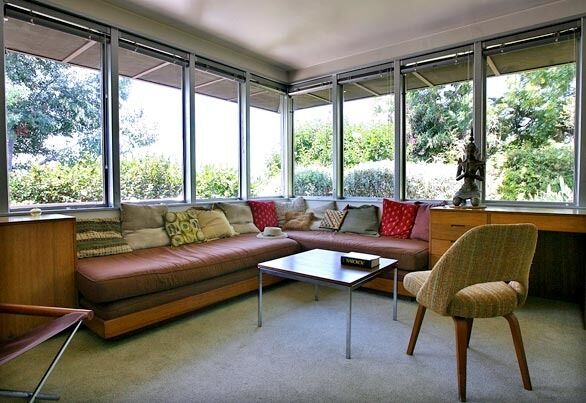Along with other modernists, Neutra was driven by a desire to bring in as much air and light into a house as he could and unite indoor and outdoor spaces. Bertram likens this room to a conservatory or screened-in porch.