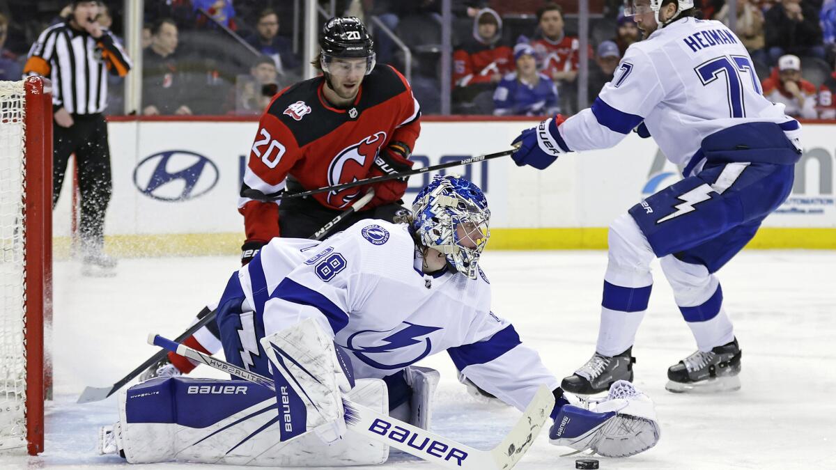 Lightning defeat Devils 4-1 to open 2-game set in New Jersey