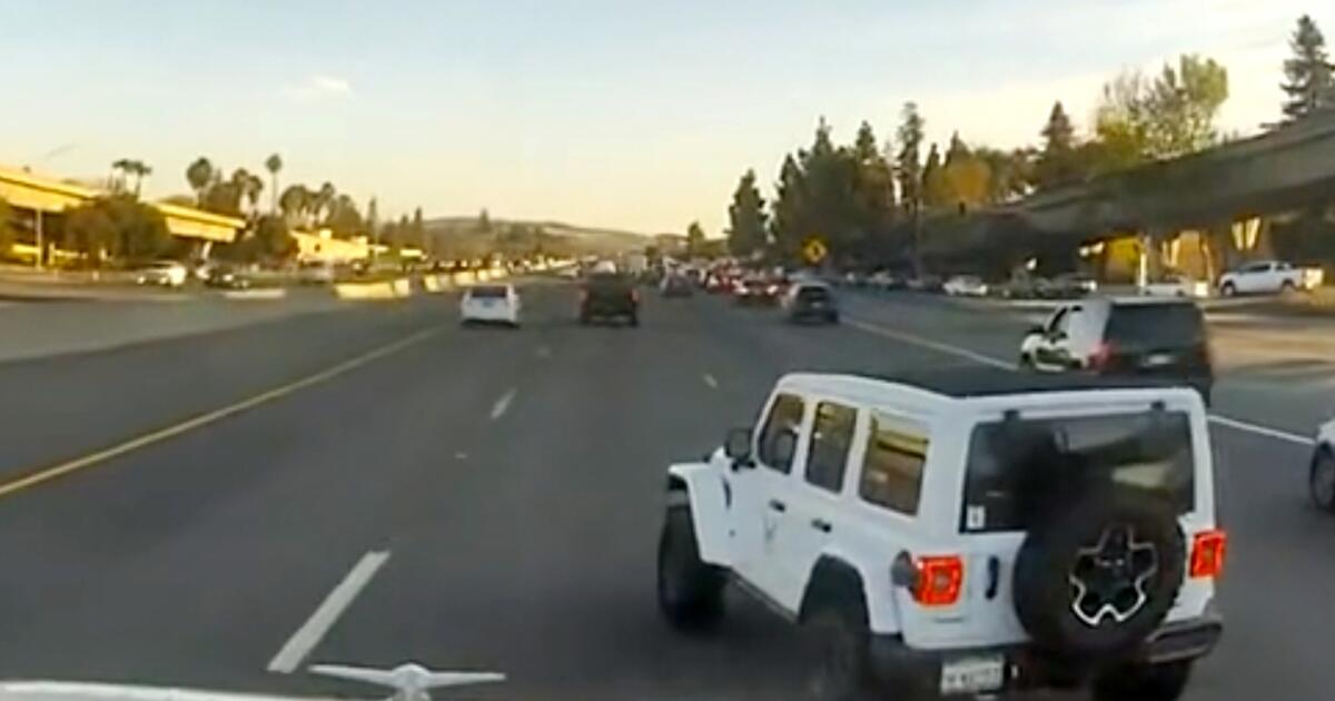 Un conducteur arrêté après une inspection des freins d’un camion lors d’un accident de rage au volant