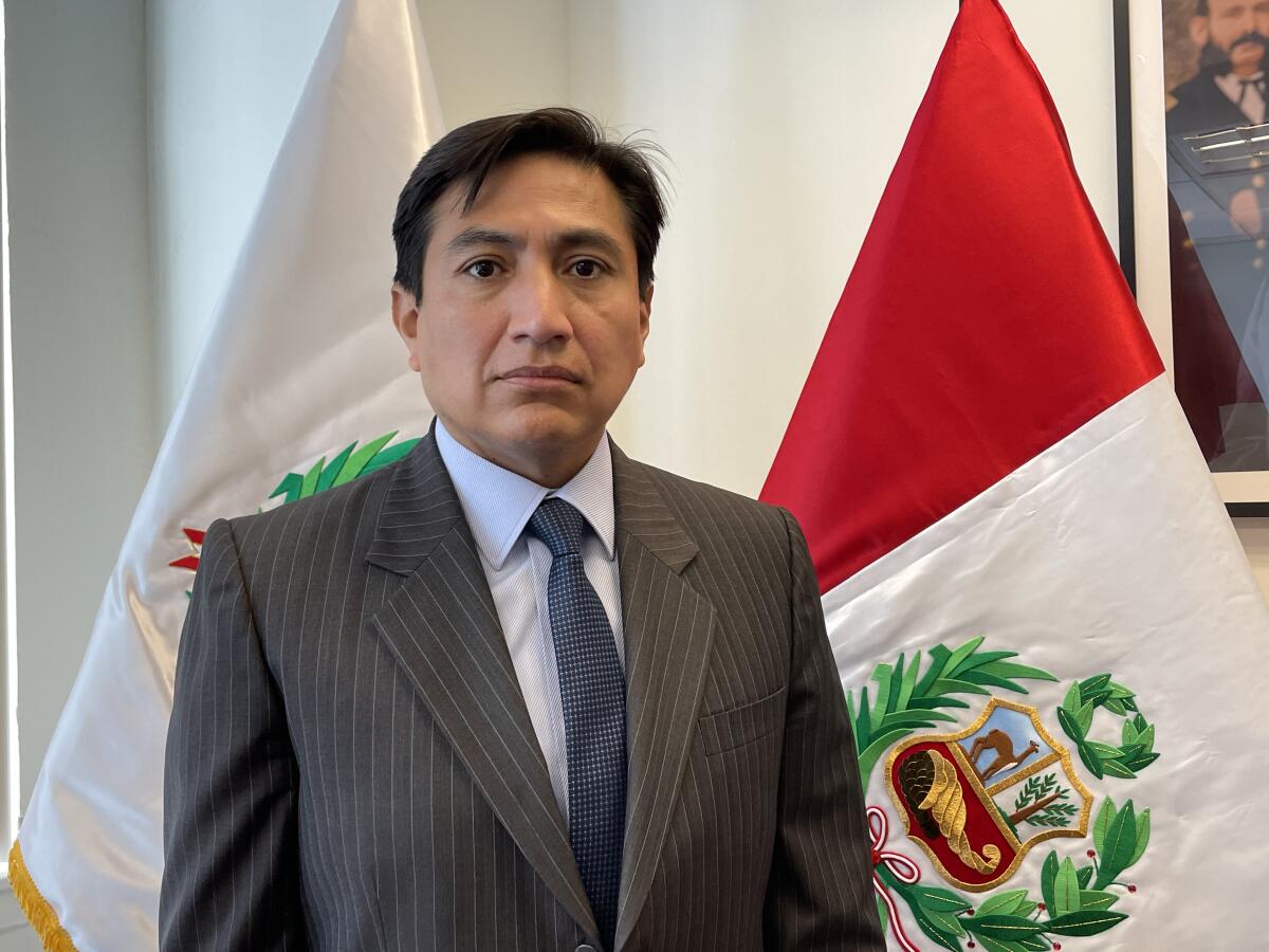 El 1 de marzo de 2021 asumió José Luis Chávez como cónsul general de Perú en Los Ángeles.