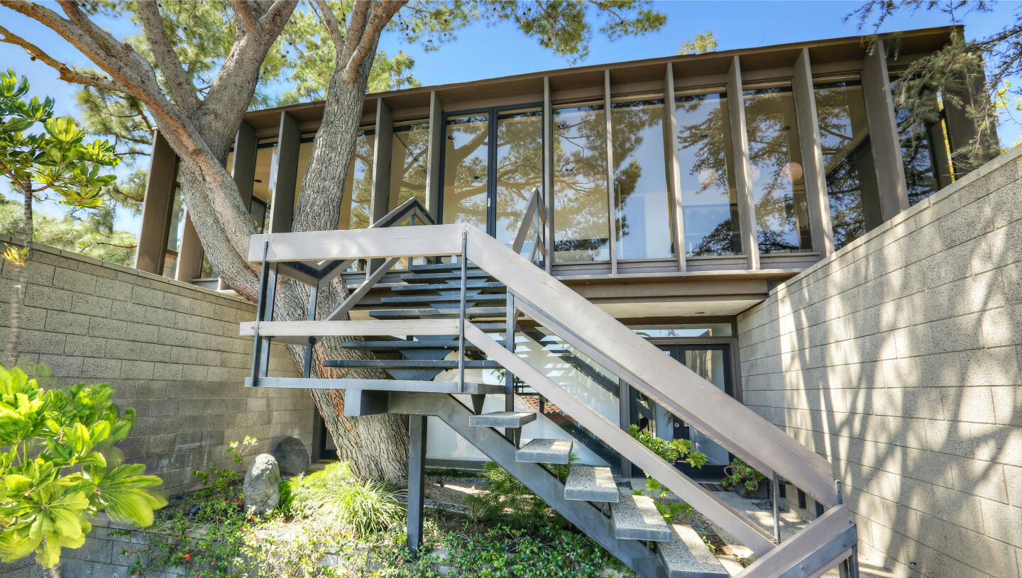 Milt Davis' Hollywood Hills home
