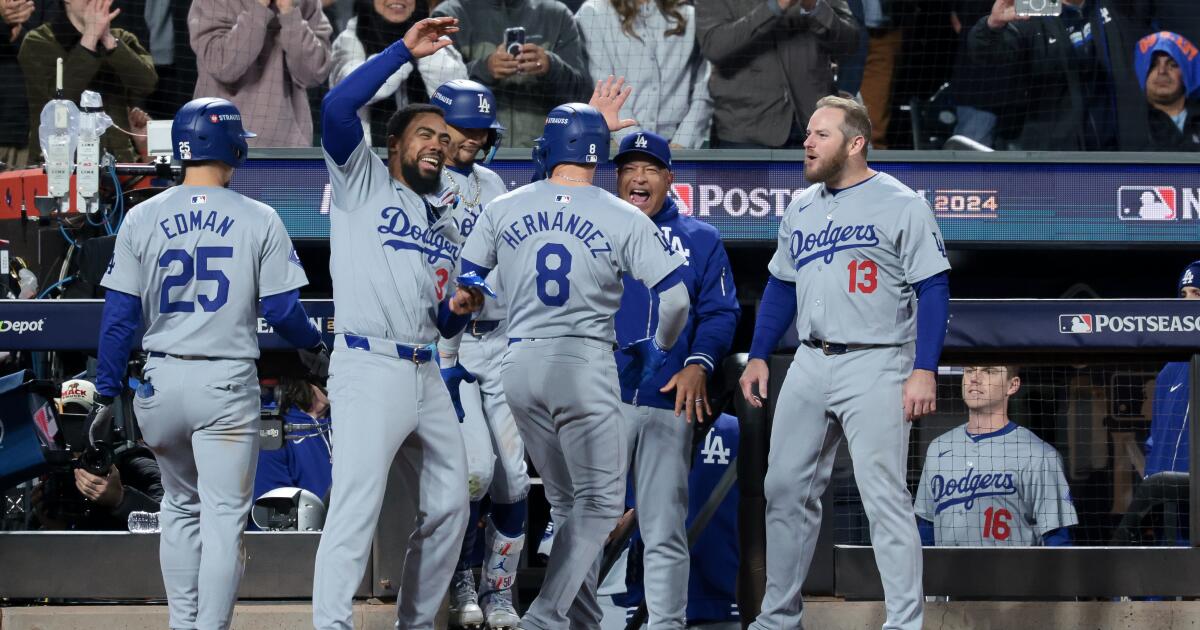 Plaschke: Dodgers take a bite out of Big Apple, grab NLCS series lead against Mets